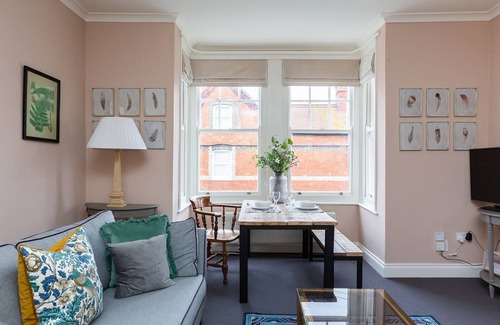 Ramsgate Apartment | Harriet - Quaint one bedroom apartment with easy parking