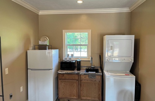 Tougaloo House | Harris Estates is a secluded, peaceful property in Clinton School District.