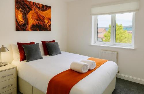 Leavesden Villa | Harry Potter Stay - Watford & London Links - Large Family