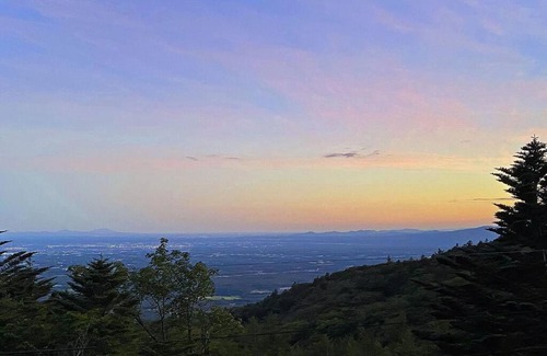 Nasu House | HARUNA SKY Panoramic view of Nasu,private space surrounded by fir trees,relaxing stone bath,watching movies on a 120inch big screen