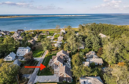 Barnstable House | Harvey House: 066-Ba Stunning Renovated Home Steps to Barnstable Harbor