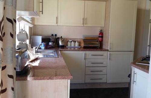 Bembridge Cabin | Harvey’s Hideaway Lodge - 6Berth(Superior), Child & Pet Friendly, Private Beach