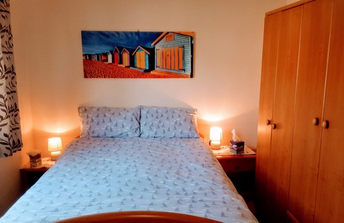 Bembridge Cabin | Harvey’s Hideaway Lodge - 6Berth(Superior), Child & Pet Friendly, Private Beach
