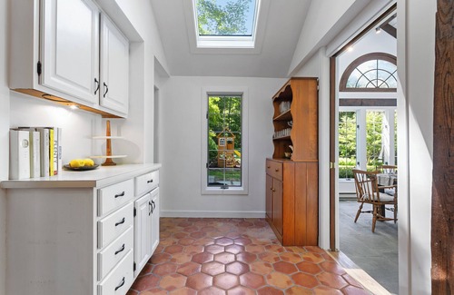 Bridgewater House | Hat Shop House: Charming Retreat in the Heart of New England. Family friendly.