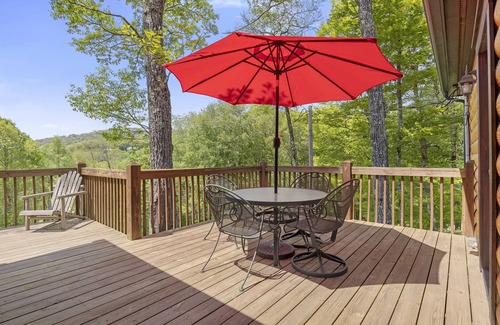 Wolf Laurel House | Hatley Pointe and Wolf Laurel Resorts-App Trail access-Views-Pool-Ski-Hike-Dine