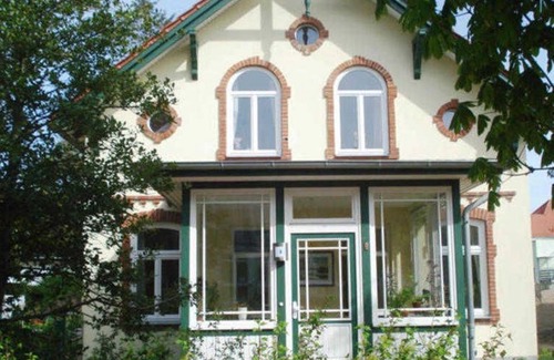 Seeheilbad Graal-Muritz Apartment | Haus Paula - Am Rhododendronpark - Apartment Haus Paula