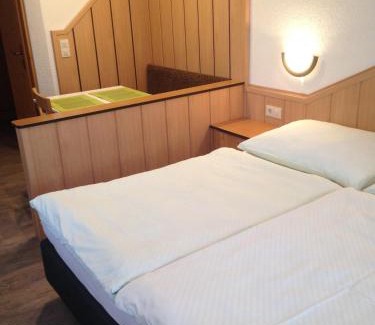 Kaprun Apartment | Haus Voglreiter - inkl Sommerkarte, zentrale und ruhige Lage, Garten mit Spielplatz