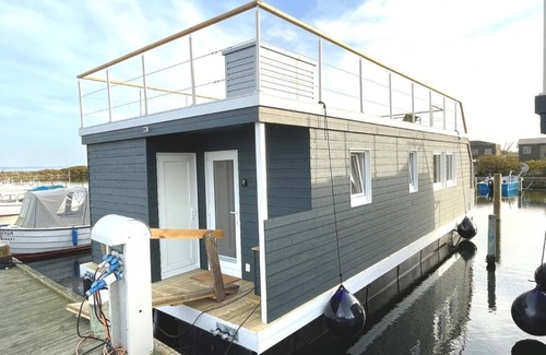 Kragenæs Boat Rental | Hausboot Bruntje für 5pers. mit Großzügiger Dachterrasse in Kragenæs auf Lolland