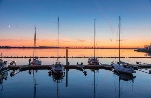 Burgstaaken House | Hausboot The Goose