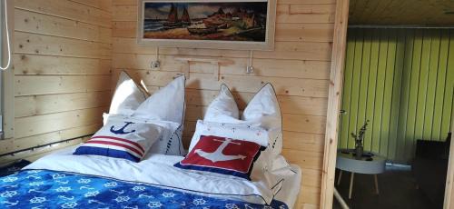 Innenhafen Apartment | Hausboot Wilhelmshaven - Traum Unterkunft an der Jade