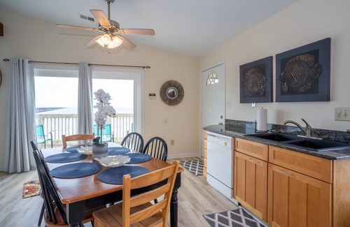 Chic's Beach Condo | Have a truly unforgettable experience while on vacation