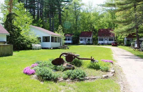 North Sebago Apartment | Haven Apartment-Private Beach-Pets Welcome - Round Table Lodge, Sebago, Maine