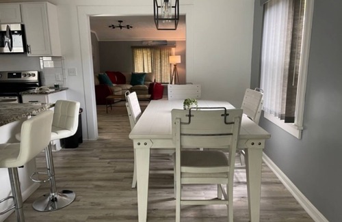 Sea Breeze House | Haven Breeze - Dazzling home near Lake Ontario, beach & relaxing walking trails