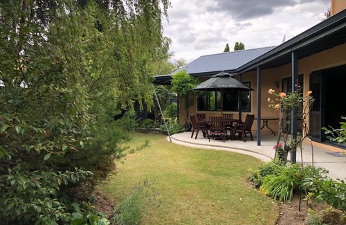 Clyde House | Haven@Clyde - Large Family Holiday Home - Free Wifi