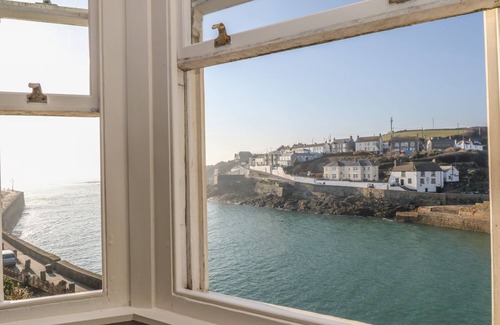 Helston House | HAVEN, family friendly, country holiday cottage in Porthleven