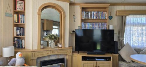 Mablethorpe Resort | Haven Golden Sands Immaculate 3 Bedroom Pet and Autism Friendly 6 Berth Caravan with Large Gated Veranda
