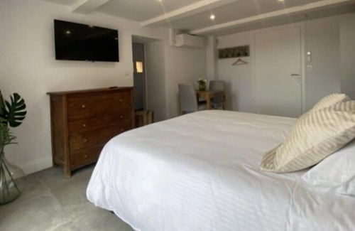 Bompas House | HAVEN OF PEACE 15 minutes from the beaches 8CHP174