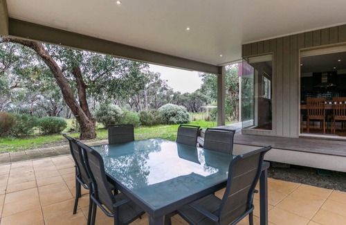 Anglesea House | Haven On Harvey - Anglesea