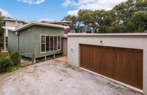 Anglesea House | Haven On Harvey - Anglesea