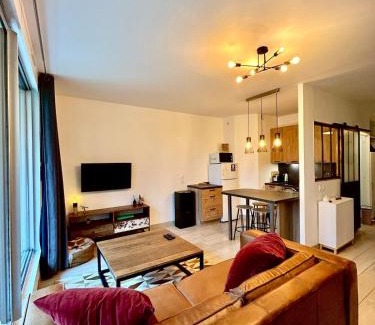 Gouvieux Apartment | Havre de paix avec jardin et parking à Chantilly
