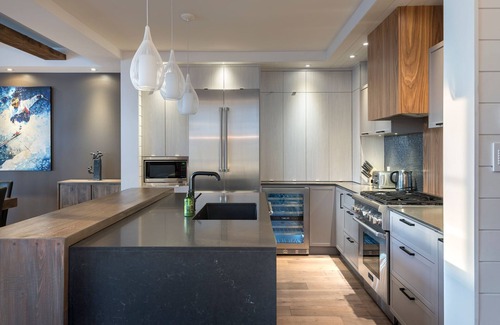 Mont-Tremblant House | Havre Des Legendes 102 | Luxurious, Contemporary | Easy Walk to Ski-in/Out/Tremblant Living