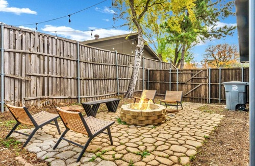 Northwest Dallas House | Hawaiian vibes w/Pool, Gaming Console and Firepit
