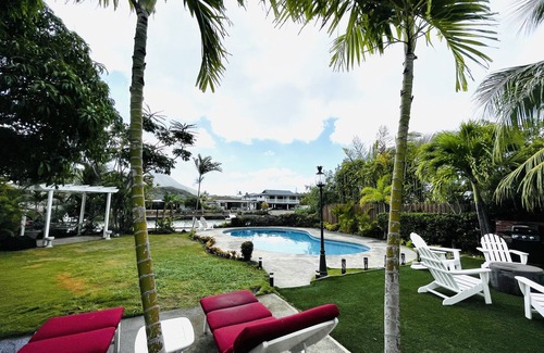 Hawaii Kai House | Hawaiian Waterfront Home with Private Swimming Pool and Mountain Views