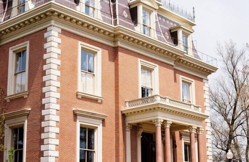 Jefferson City House | Hawkin's House Upper Room Downtown Jefferson City