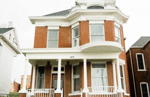 Jefferson City House | Hawkin's House Upper Room Downtown Jefferson City