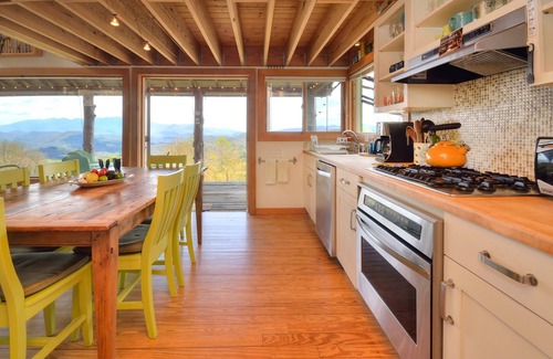 Bakersville Cabin | Hawks View House Stunning Views Architect's Unique Mountain Top Retreat
