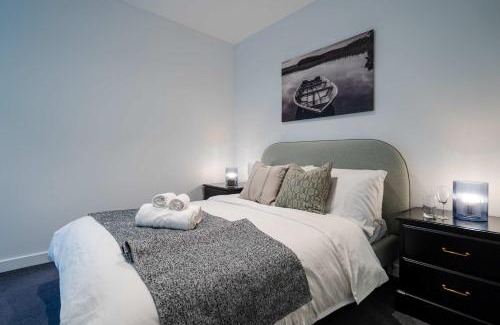 Hawthorn Apartment | Hawthorn 1BR Apartment - Close to Swinburne & Shops