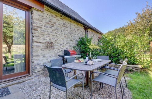 Barbrook House | Hawthorn Cottage - Three Bedroom House, Sleeps 6