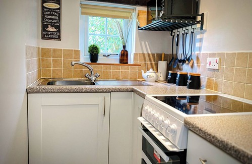 Saint Gennys Cottage | HAWTHORN, pet friendly, with a garden in Crackington Haven