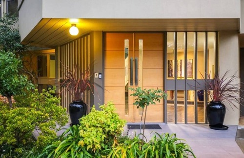 Hawthorndene House | Hawthorndene Masterpiece + Squash Court + Pool