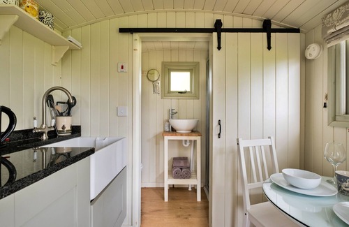 Nordley Cabin | Hay and Hedgerow Glamping