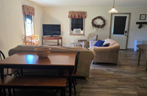 Niota Cabin | Hayfield Cabin