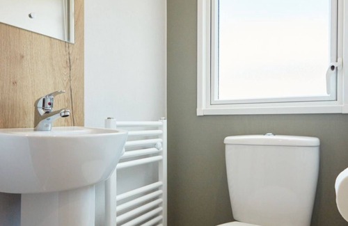 Hayling Island House | Hayling Island Holiday Park Silver 2 Bed Caravan R003