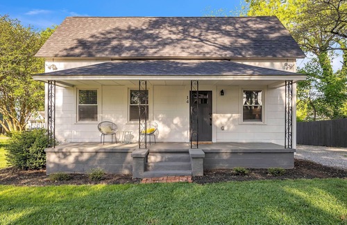 Greenville House | Haynesworth Manor - minutes from Swamp Rabbit Trail!