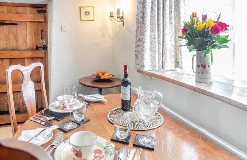 Holworth House | Hazel Cottage