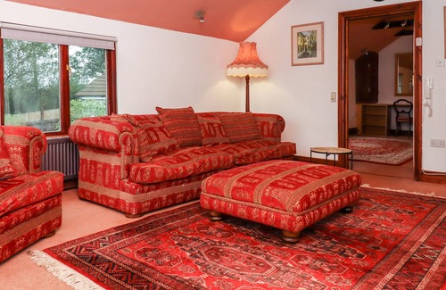 Longdown Cottage | HAZELDENE STABLES, pet friendly, character holiday cottage in Ide