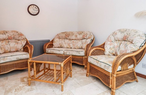Longdown Cottage | HAZELDENE STABLES, pet friendly, character holiday cottage in Ide