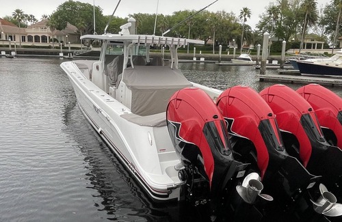 Holiday Harbors Boat Rental | HCB 53 Suenos Luxury Yacht