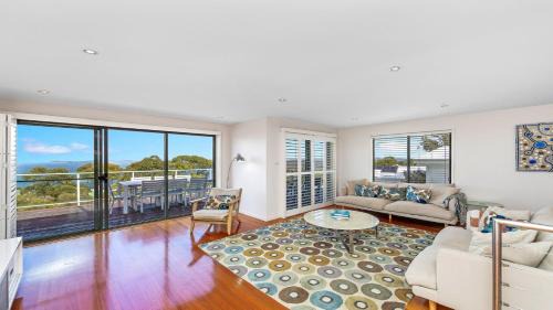 Killcare Heights House | 'Headlands at Killcare' by Accom Holidays