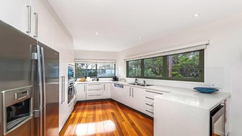 Killcare Heights House | 'Headlands at Killcare' by Accom Holidays