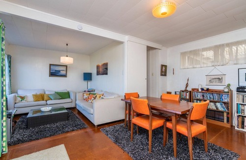 Mangawhai Heads House | Heads Bach - Cute, pet-friendly, old school kiwi bach - no frills, just a great location