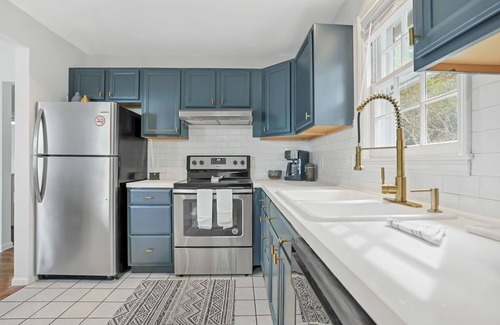 Wilmington Historic District Condo | HEART OF DOWNTOWN (Riverwalk, River View, Walk to Shopping, Dining, and Spirits)