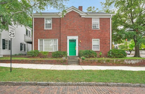 Wilmington Historic District Condo | HEART OF DOWNTOWN (Riverwalk, River View, Walk to Shopping, Dining, and Spirits)