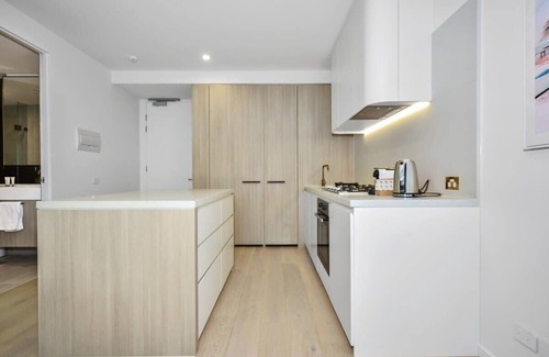 Glen Waverley Apartment | Heart of Glen Waverley - Pool + Gym + Parking