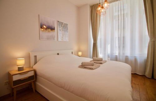 Quartier du Centre - Centrumwijk Apartment | Heart of Grand Place - Stunning 3BR Triplex