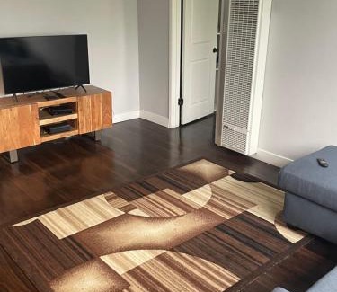 Hollywood Apartment | Heart of Hollywood 1 bedroom apt